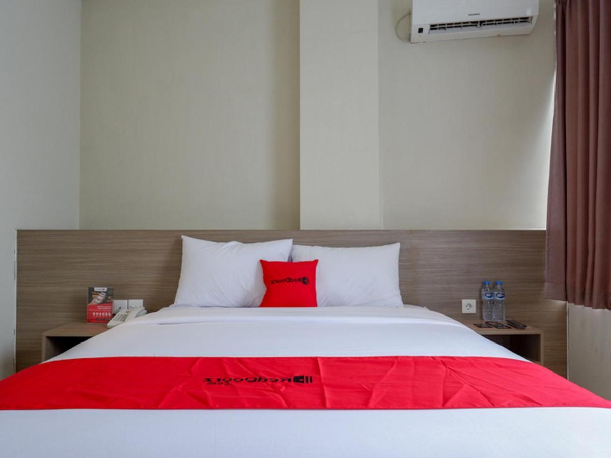 Reddoorz Near Exit Tol Banyumanik 2 Hotel Srondolwetan Buitenkant foto