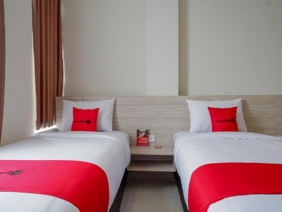 Reddoorz Near Exit Tol Banyumanik 2 Hotel Srondolwetan Buitenkant foto