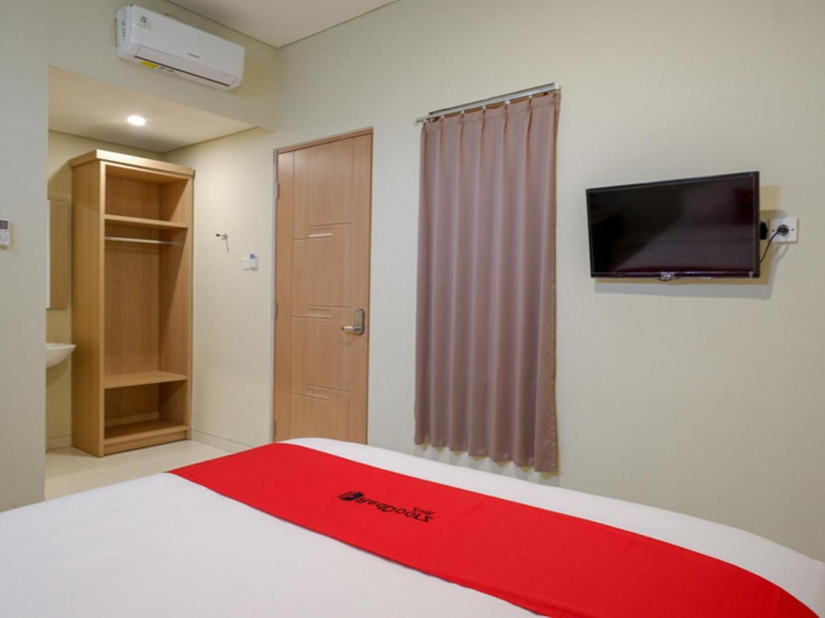Reddoorz Near Exit Tol Banyumanik 2 Hotel Srondolwetan Buitenkant foto