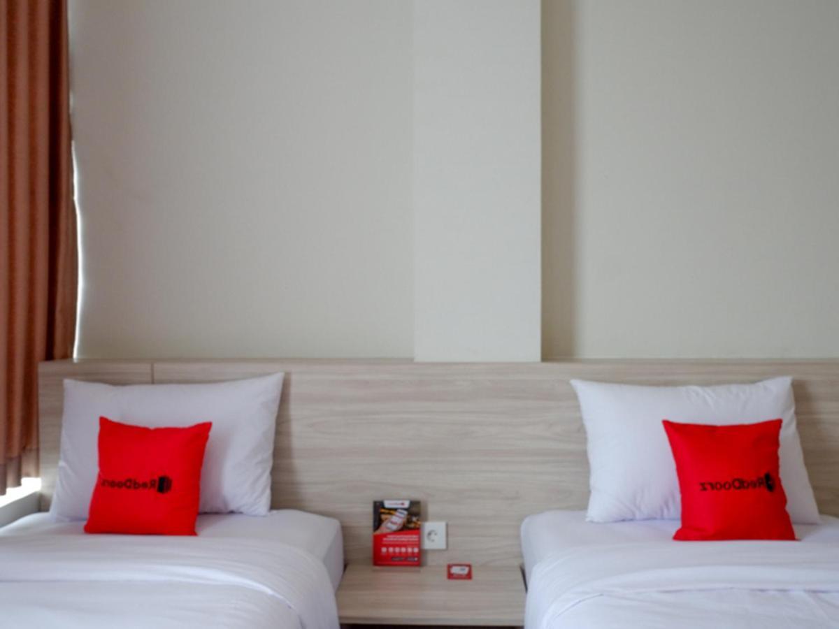Reddoorz Near Exit Tol Banyumanik 2 Hotel Srondolwetan Buitenkant foto