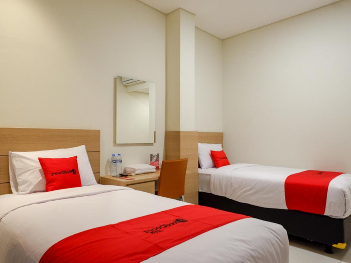 Reddoorz Near Exit Tol Banyumanik 2 Hotel Srondolwetan Buitenkant foto