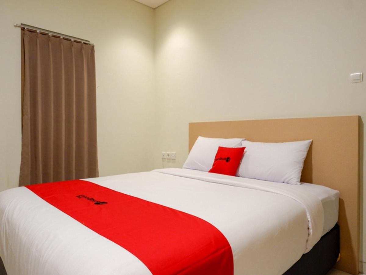 Reddoorz Near Exit Tol Banyumanik 2 Hotel Srondolwetan Buitenkant foto