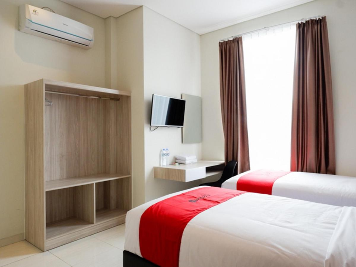 Reddoorz Near Exit Tol Banyumanik 2 Hotel Srondolwetan Buitenkant foto