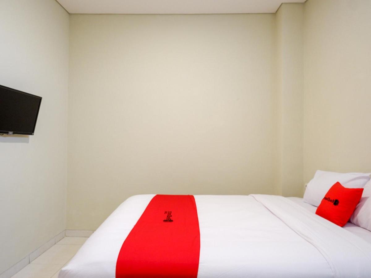 Reddoorz Near Exit Tol Banyumanik 2 Hotel Srondolwetan Buitenkant foto